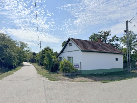 Eladó Ház 5234 Tiszaroff 