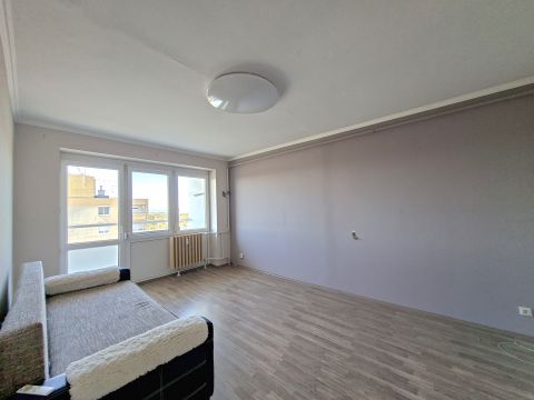 Kiadó Lakás 8000 Székesfehérvár , 2 szobás 10. emelti ,erkélyes felújított lakás