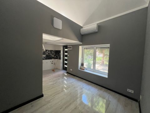 Eladó Lakás 1116 Budapest 11. kerület , Felújított, galériás stúdió lakás