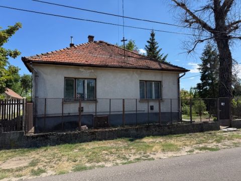 Eladó Ház 2381 Táborfalva , 5-ös úthoz közel
