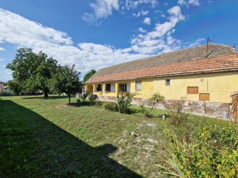 Eladó Ház 7140 Bátaszék 