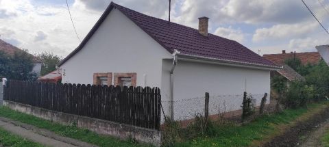 Eladó Ház 4066 Tiszacsege , 4066 Tiszacsege, Iskola utca