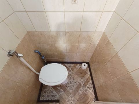 Kiadó Lakás 6000 Kecskemét Belvárosi bútorozatlan házrész KIADÓ