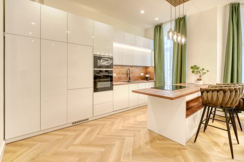 Eladó Lakás 1053 Budapest 5. kerület , Egyetem tér, elegancia, sikk, idill! 