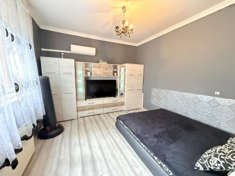 Eladó Ház 1203 Budapest 20. kerület , Többgenerációs ház eladó, saroktelken