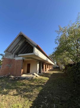 Eladó Üzlethelyiség 2051 Biatorbágy 