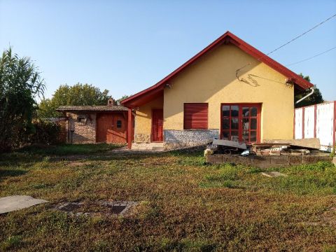 Eladó Ház 7200 Dombóvár , 7200 Dombóvár, Település  déli része