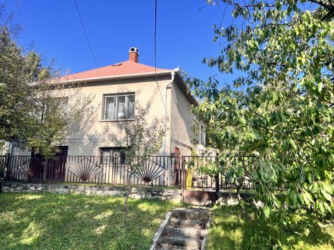 Eladó Ház 8400 Ajka 
