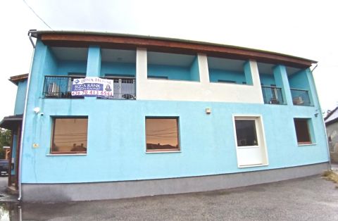 Eladó Üzlethelyiség 2225 Üllő , Üllő központ