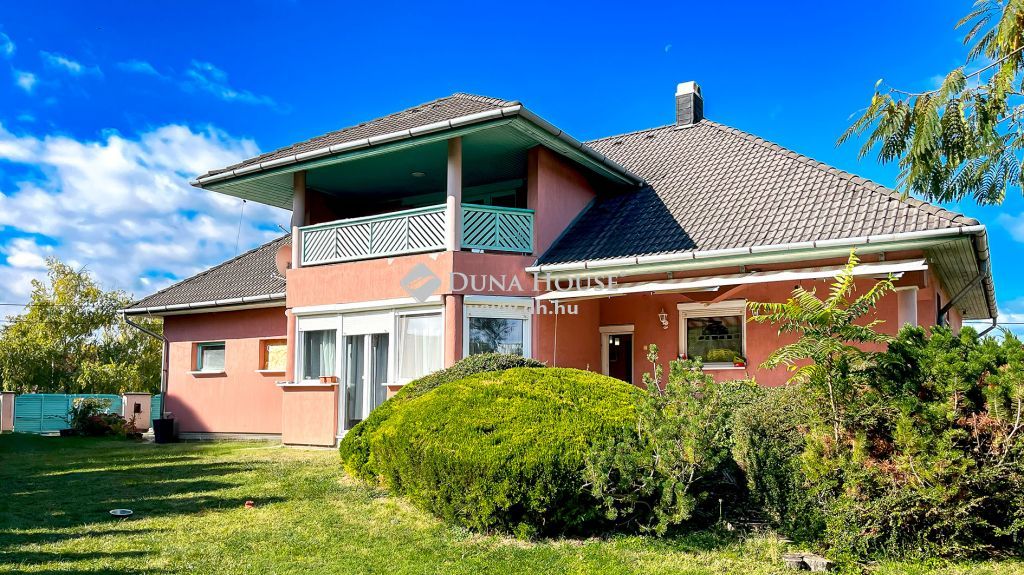 8600 Siófok , Gyönyörű ház nagy telken, Siófok kertvárosában — 1/19