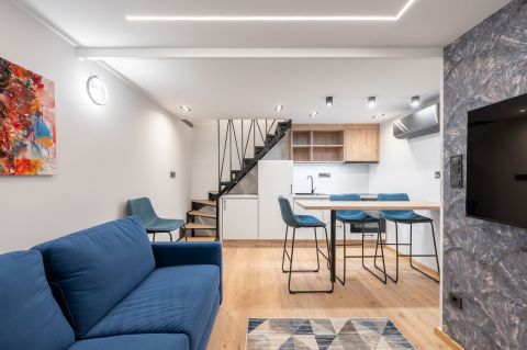 Eladó Lakás 1084 Budapest 8. kerület , Horváth Mihály térnél felújított, berendezett 2 fürdőszobás 