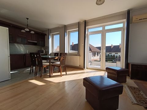 Kiadó Lakás 2100 Gödöllő , Gödöllő belváros