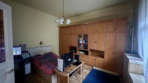 Eladó Lakás 1047 Budapest 4. kerület , Szigetelt, száraz földszinti lakás Újpest központi részén