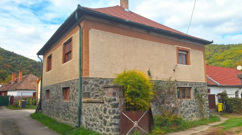 Eladó Ház 3323 Szarvaskő 