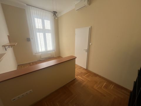 Kiadó Lakás 1051 Budapest 5. kerület 