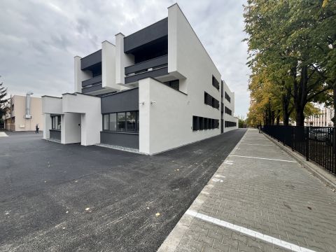 Kiadó Irodaépület 9700 Szombathely 
