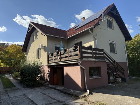 Eladó Ház 2030 Érd , hősök tere
