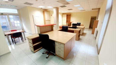 Kiadó Iroda 6000 Kecskemét 