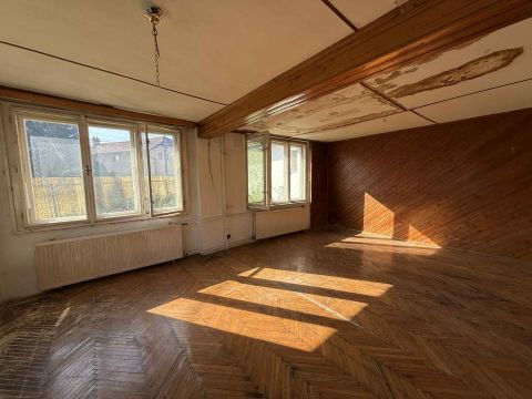 Eladó Ház 1239 Budapest 23. kerület 922 m²-es telek, 400 m² beépített területtel, M0 közelében