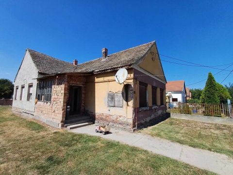 Eladó Ház 6513 Dunafalva , Csendes utcában