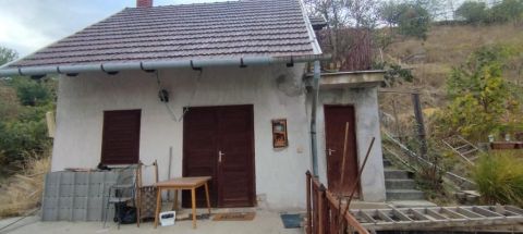 Eladó Ház 7100 Szekszárd , 7100 Szekszárd, Bródy Sándor fölötti utca