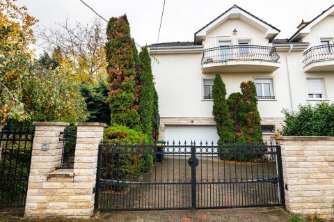 Eladó Ház 1037 Budapest 3. kerület , Nappali + 4 szobás, duplagarázsos  ikerházfél Tábohegyen
