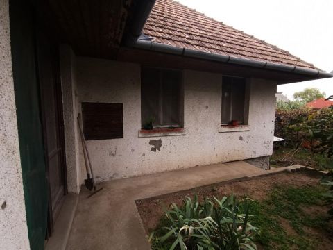 Eladó Ház 2737 Ceglédbercel 2737 Ceglédbercel, Vasútállomás környéke