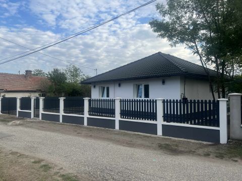 Eladó Ház 2766 Tápiószele 