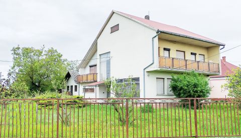 Eladó Ház 8851 Gyékényes , Emeletes családi ház eladó a Gyékényesi-tó közelében! 