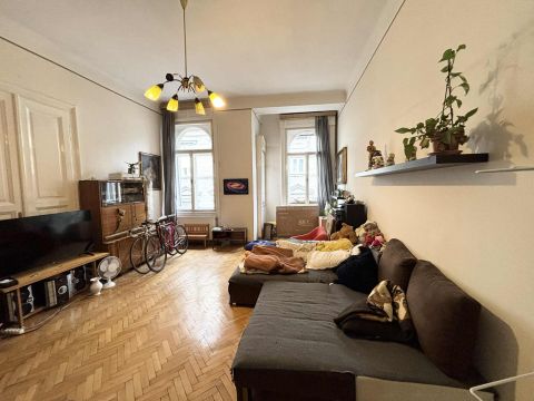 Eladó Lakás 1061 Budapest 6. kerület , Paulay Ede utca 