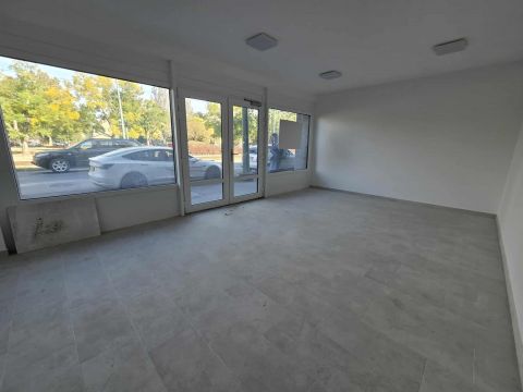 Eladó Üzlethelyiség 6724 Szeged 