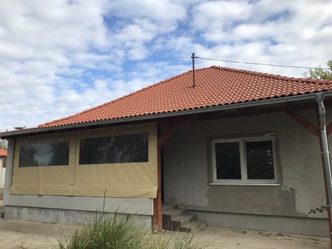 Eladó Ház 2456 Besnyő , Csendes utcában