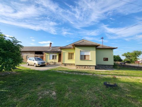 Eladó Ház 7186 Aparhant 