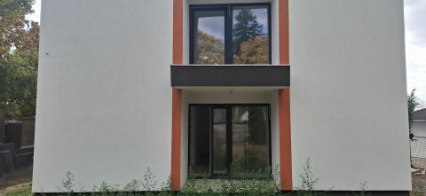 Eladó Lakás 7625 Pécs Mindjárt kész új épitésű-kertkapcsolatos lakás! 