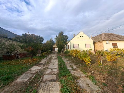 Eladó Ház 7784 Nagynyárád 