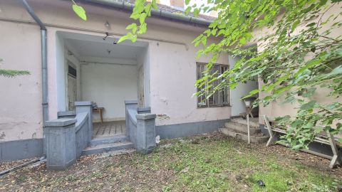 Eladó Telek 6000 Kecskemét Belvárosi 904nm-es 50% beépíthető telek, 6 lakóegység!