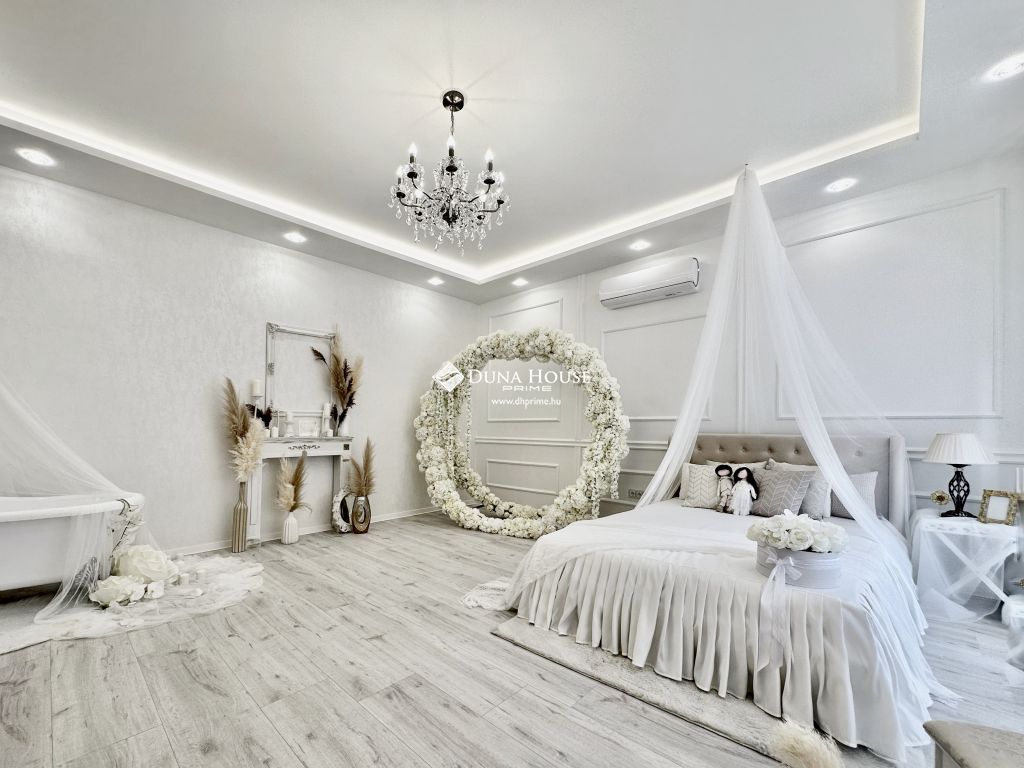 Eladó lakás, Pécs