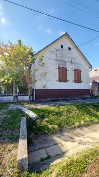 Eladó Ház 7214 Várong 