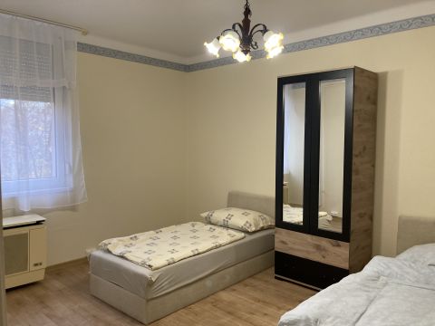 Kiadó Lakás 6000 Kecskemét , Széchenyivárosban 2 szobás lakás KIADÓ