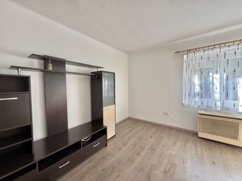 Kiadó Lakás 7626 Pécs 