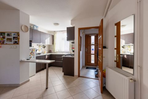 Eladó Lakás 1016 Budapest 1. kerület , Kis-Gellért-hegyen 4 szobás KIVÁLÓ ÁLLAPOTÚ lakás