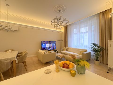 Eladó Lakás 1055 Budapest 5. kerület 