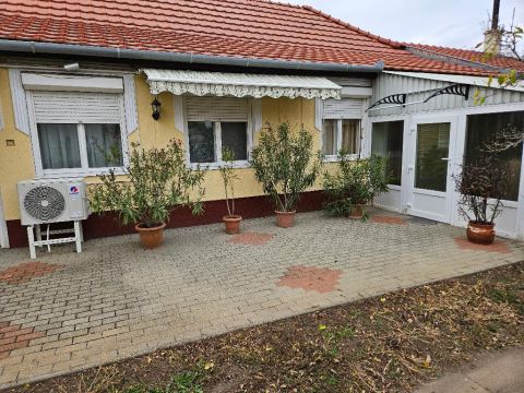 Eladó Ház 5430 Tiszaföldvár , 5430 Tiszaföldvár, csendes