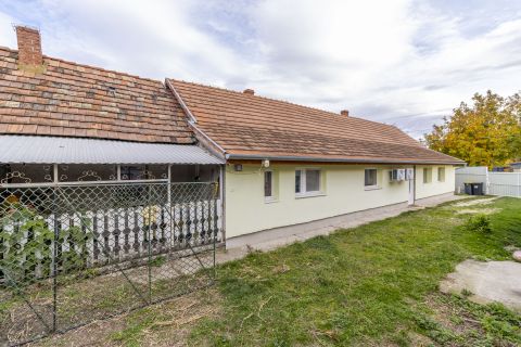 Eladó Ház 8154 Polgárdi 