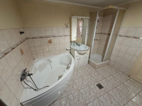 Eladó Ház 6066 Tiszaalpár Falusi CSOK-ra alkalmas nagy méretű 3 szobás ház jó helyen!