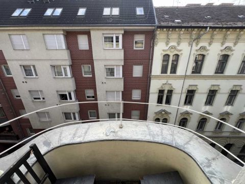 Eladó Lakás 1066 Budapest 6. kerület 