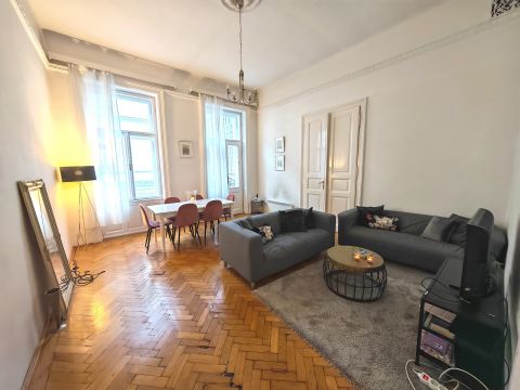 Eladó Lakás 1066 Budapest 6. kerület 