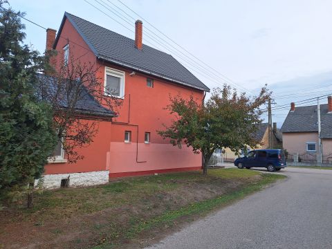 Eladó Ház 2881 Ászár 