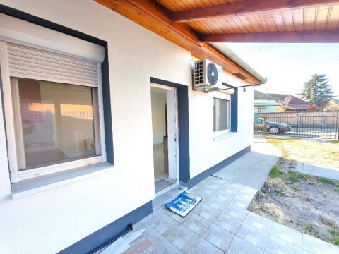 Eladó Ház 2200 Monor , 2200 Monor, Kertváros