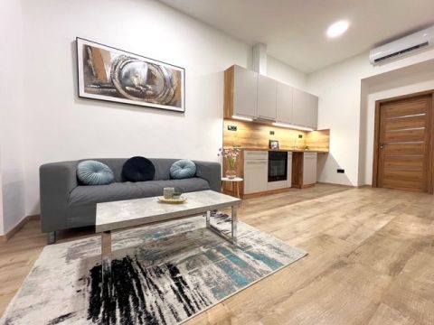 Eladó Lakás 1064 Budapest 6. kerület 